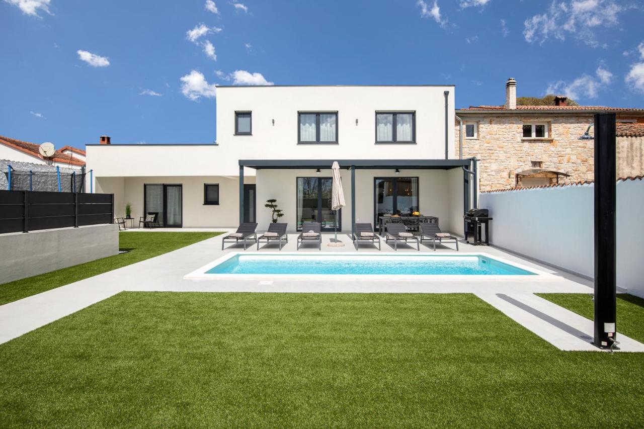 Villa Artis Pula Exterior photo